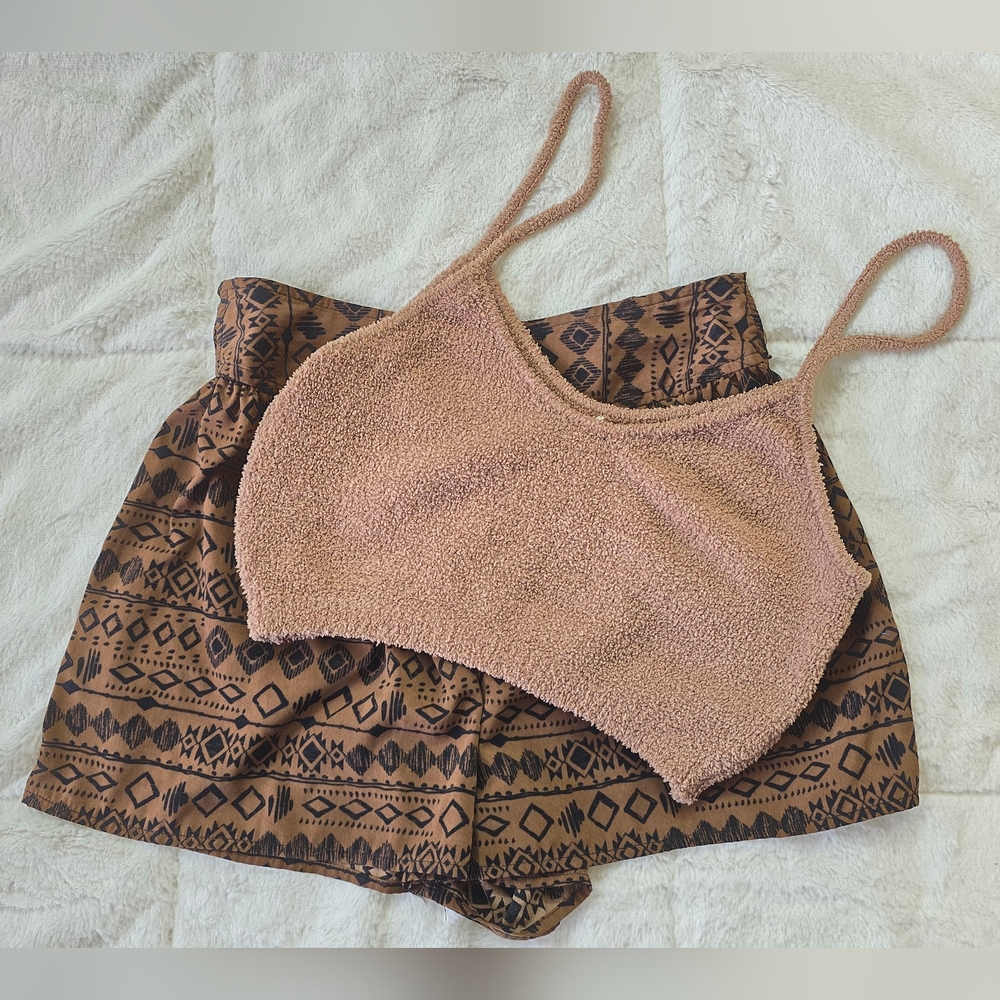 Forever 21 2pc Patterned Shorts With Crop Top Set Size S